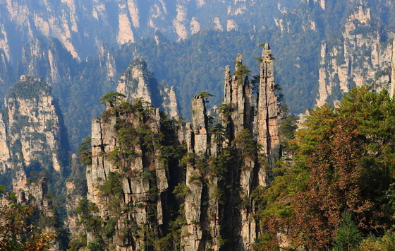 長(zhǎng)沙出發(fā)到黃龍洞、張家界森林公園、天門(mén)山仙山、鳳凰五日游